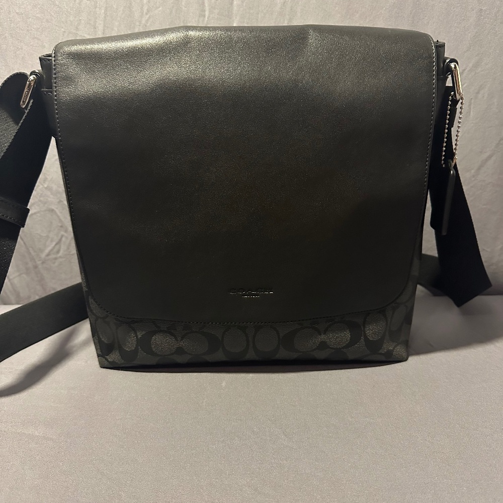 Coach Charles Small Messenger in Signature Canvas